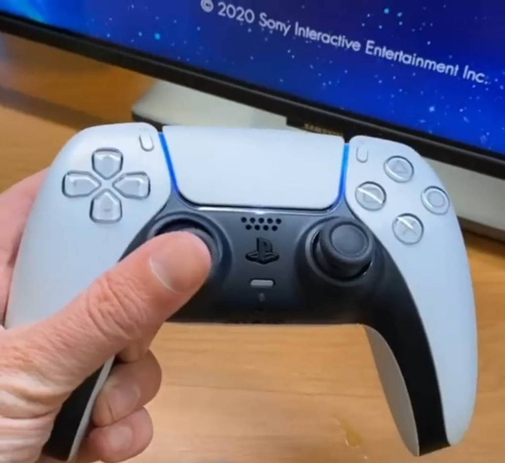 ps5 hand